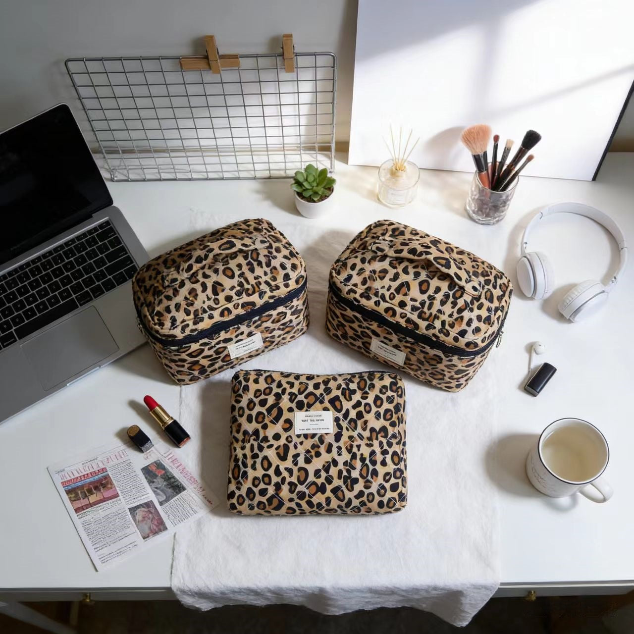 Retro Leopard Print Cosmetic Bag with Partition Storage
